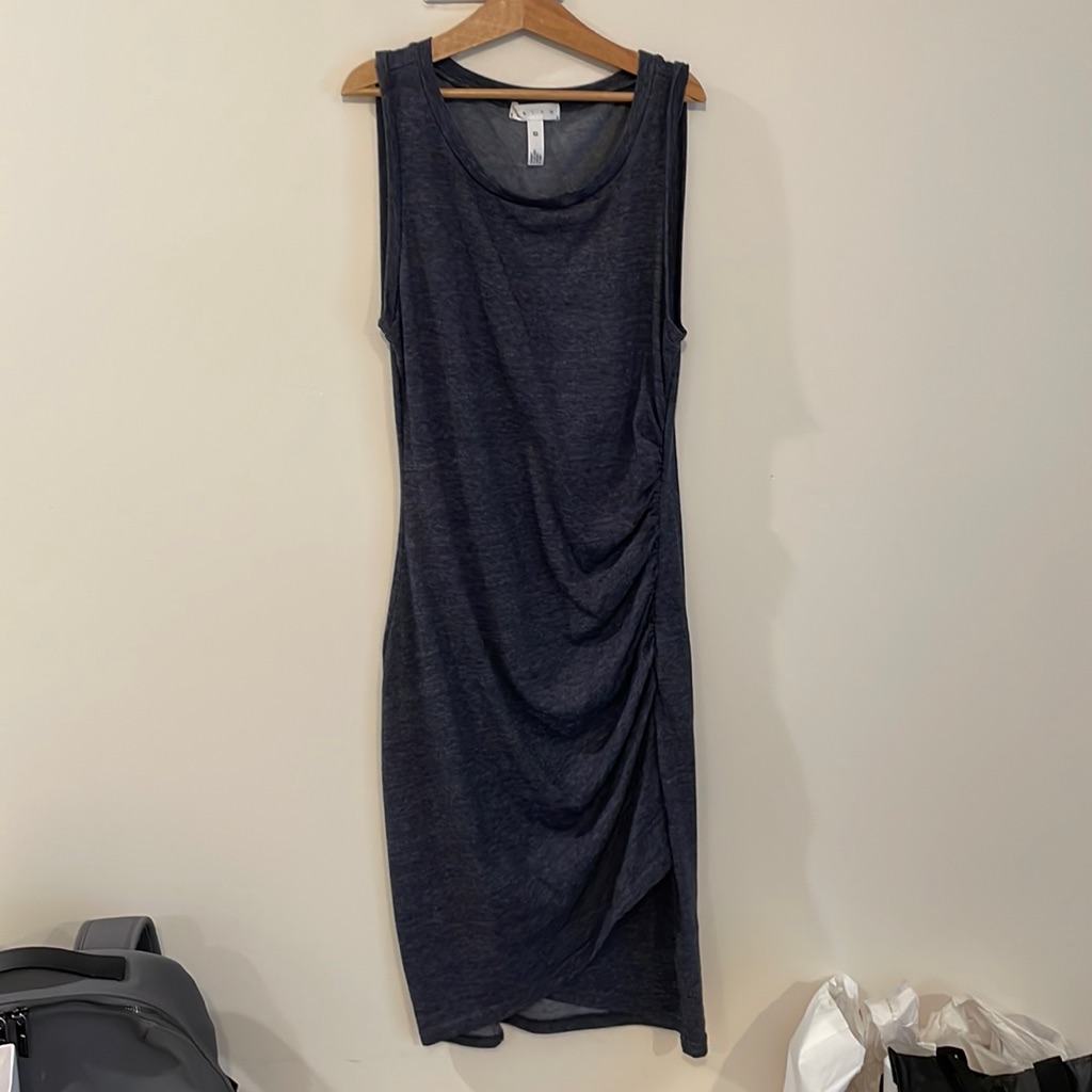 Leith. Extra Small. Dark Gray, Charcoal.